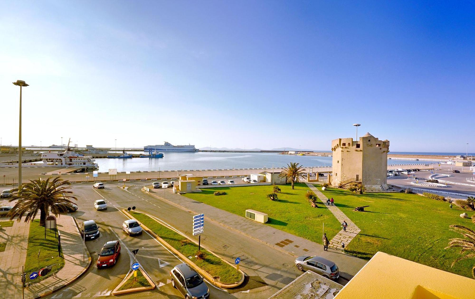 Hotel Elisa Porto Torres Exterior foto