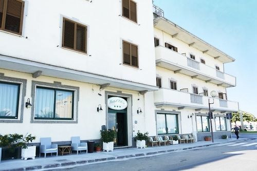 Hotel Elisa Porto Torres Exterior foto